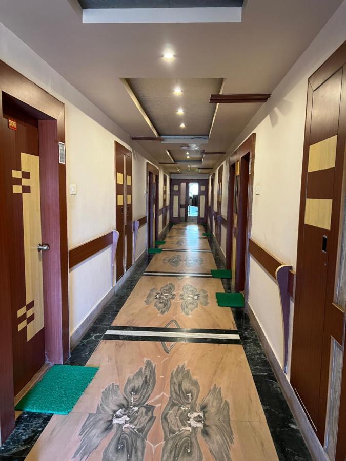 Hotel Lee Garden Near To Blue Flag Beach 500 Mtrs Пурі Екстер'єр фото
