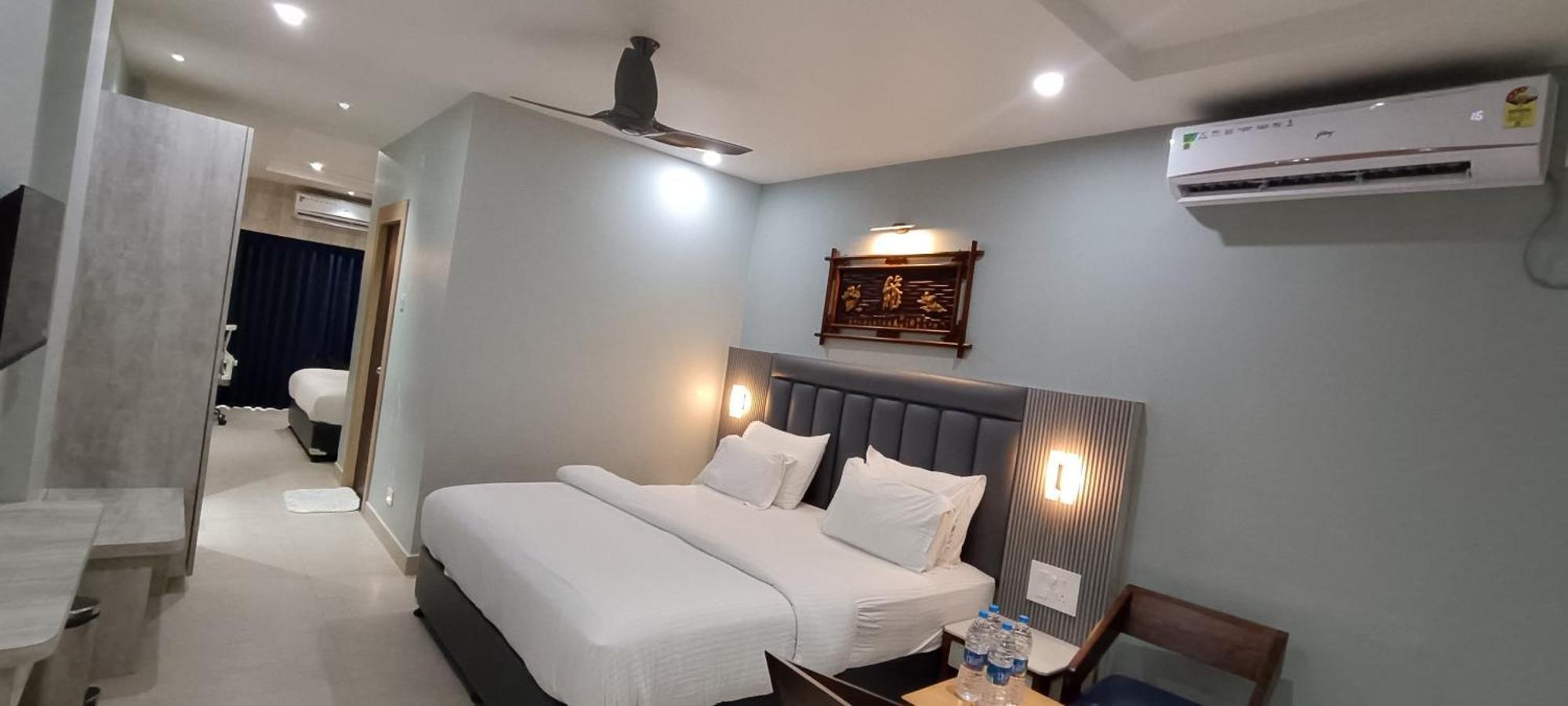 Hotel Lee Garden Near To Blue Flag Beach 500 Mtrs Пурі Екстер'єр фото