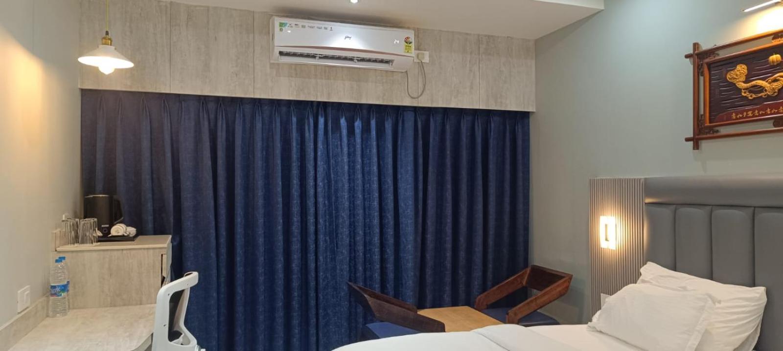 Hotel Lee Garden Near To Blue Flag Beach 500 Mtrs Пурі Екстер'єр фото